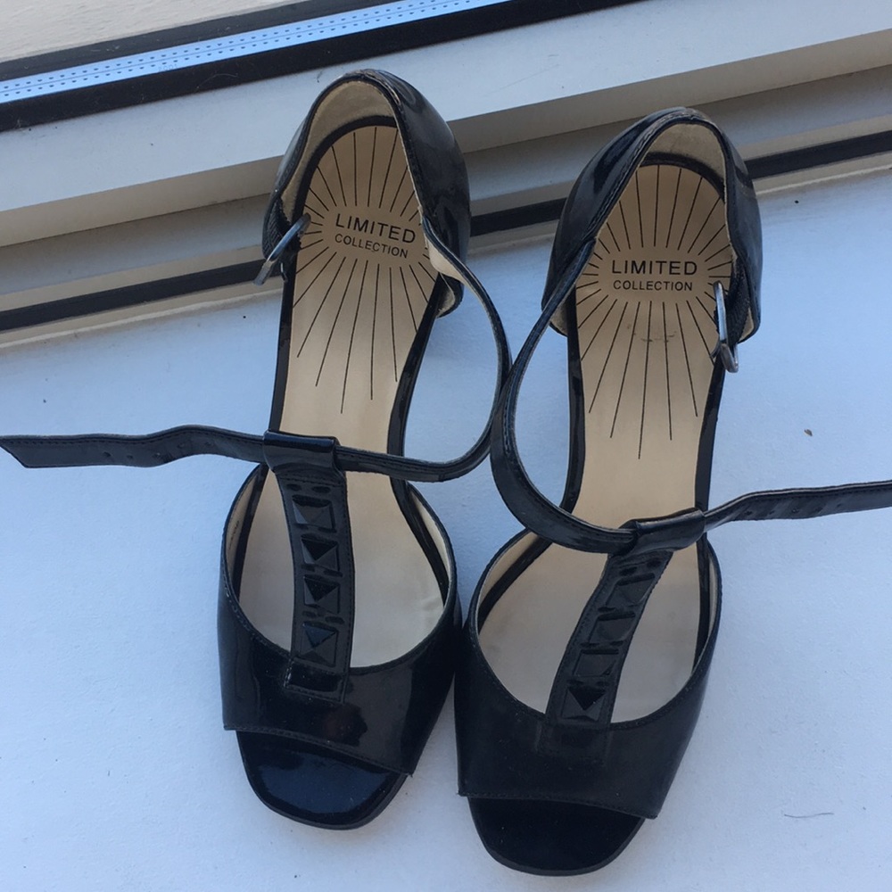 Shoes - Picture 4 of 6